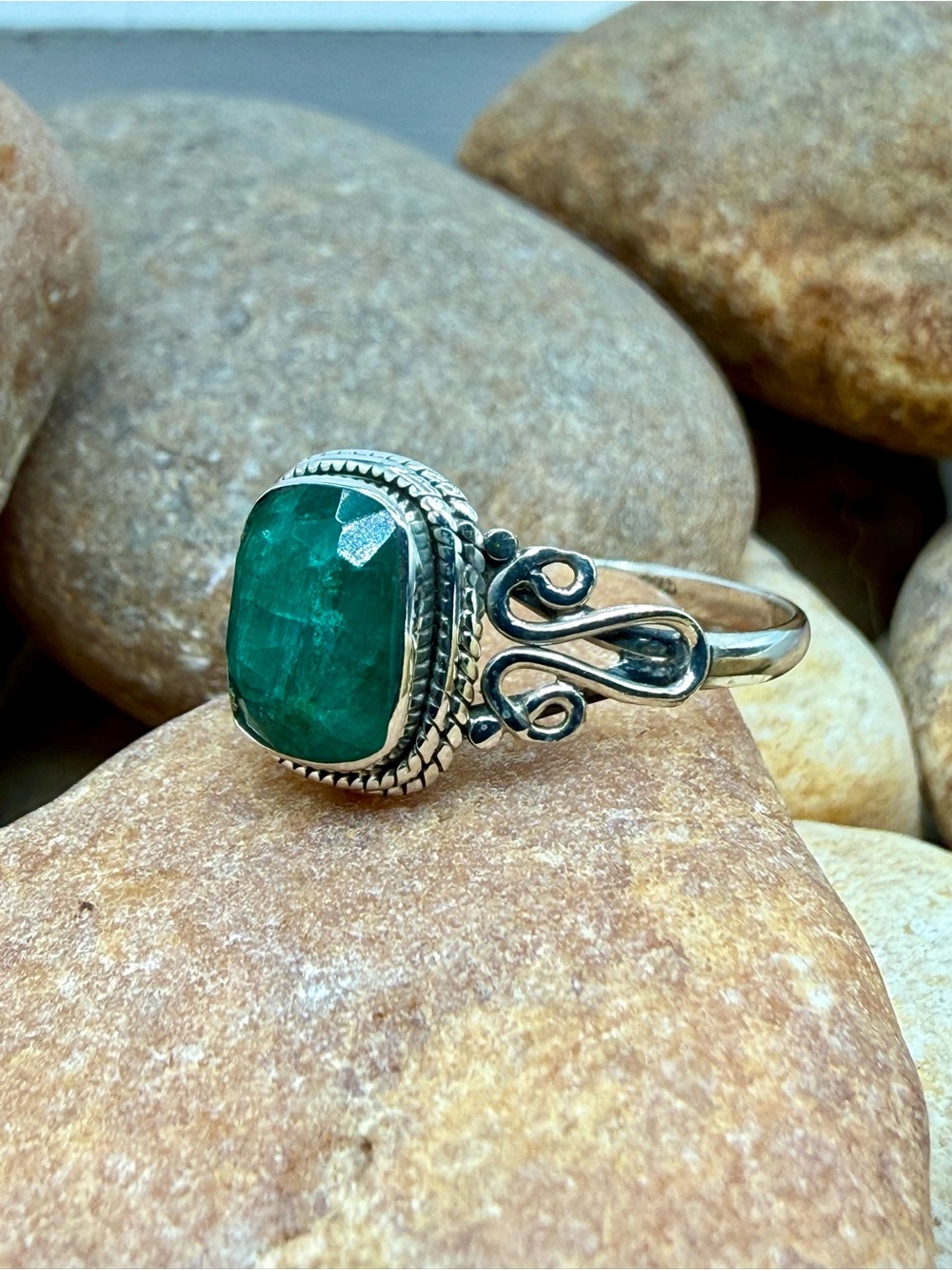Sterling Silver Emerald Green Gemstone Ring Size9 Signed 925 NWOT Southwest Boho - Picture 8 of 17